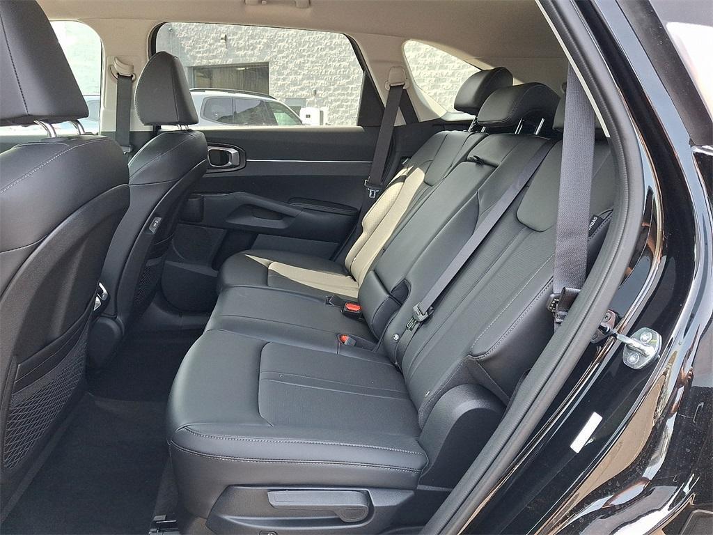 new 2025 Kia Sorento car, priced at $38,655