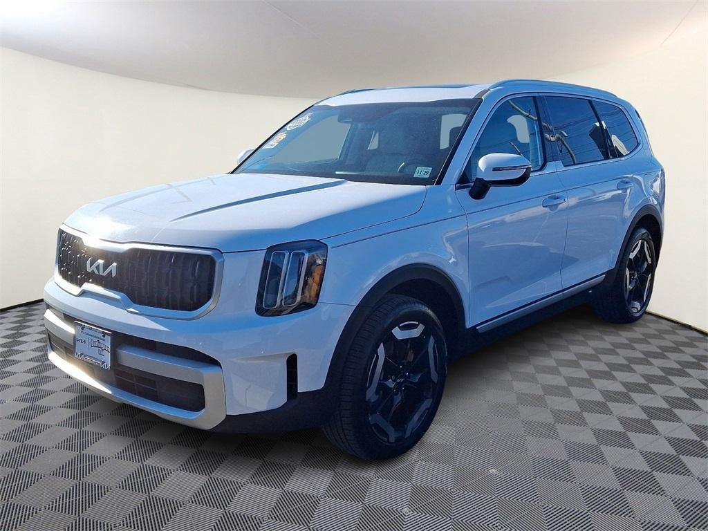 used 2025 Kia Telluride car, priced at $44,701