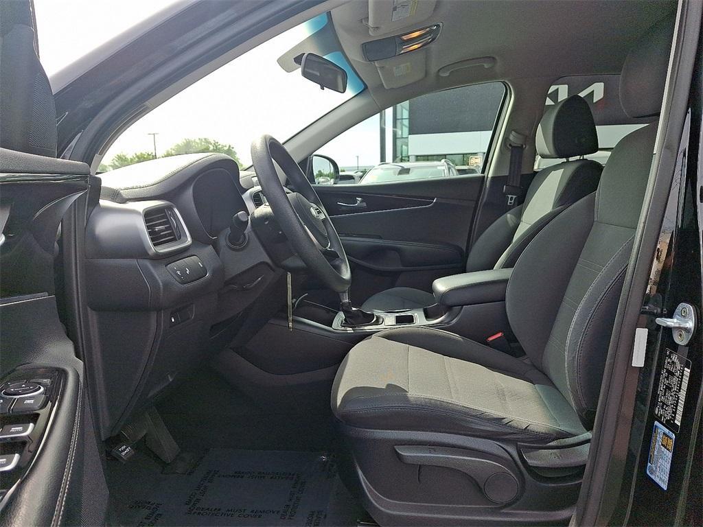 used 2019 Kia Sorento car, priced at $19,301
