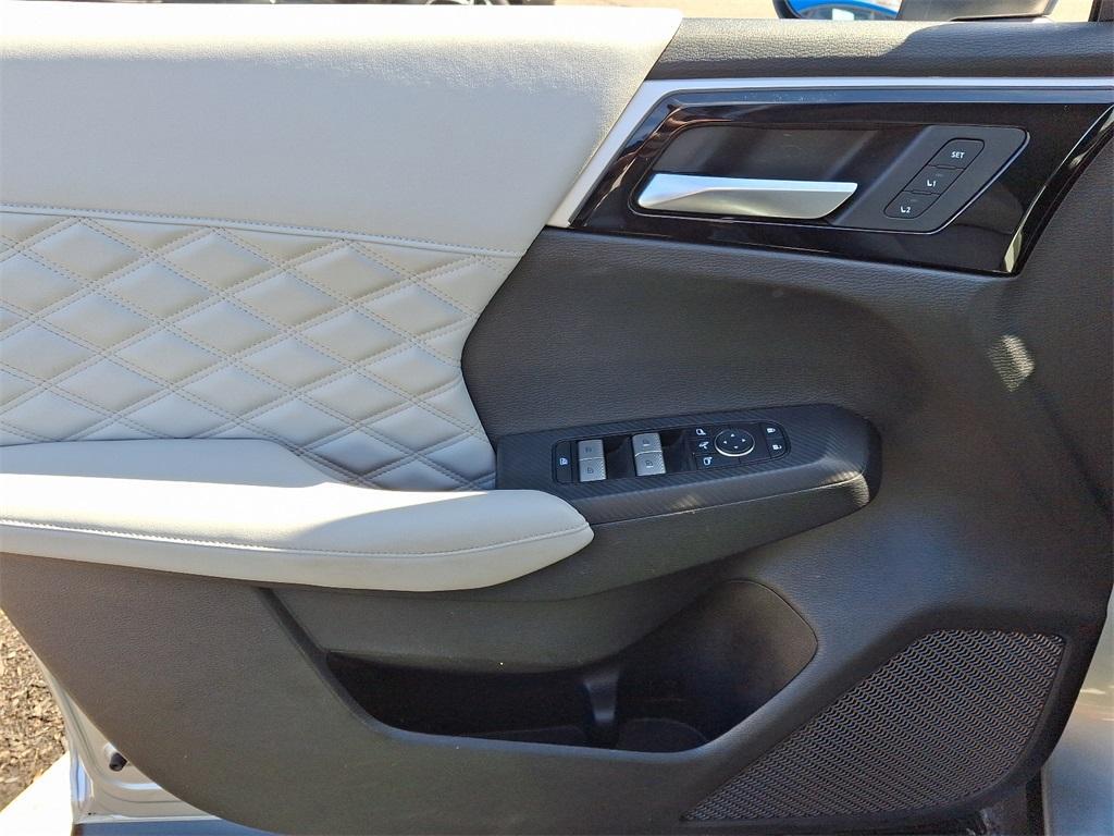 used 2023 Mitsubishi Outlander car, priced at $27,201