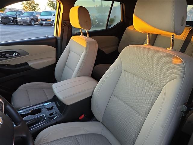 used 2023 Chevrolet Traverse car, priced at $29,197