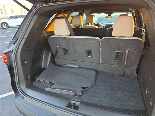 used 2023 Chevrolet Traverse car, priced at $29,197