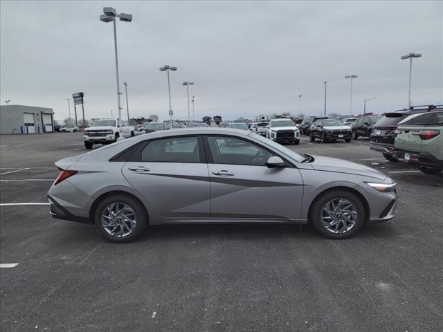 new 2025 Hyundai Elantra HEV car, priced at $25,960