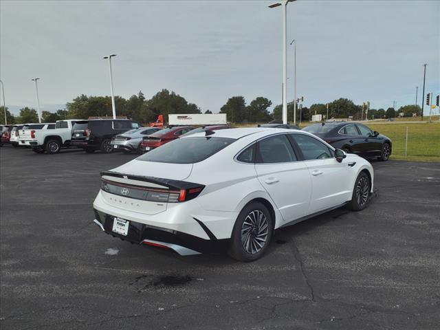 new 2024 Hyundai Sonata Hybrid car, priced at $31,196