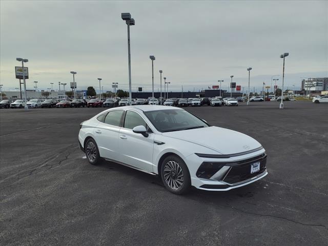 new 2024 Hyundai Sonata Hybrid car, priced at $31,196