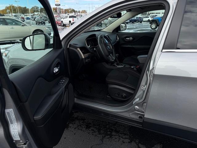 used 2016 Jeep Cherokee car, priced at $12,443