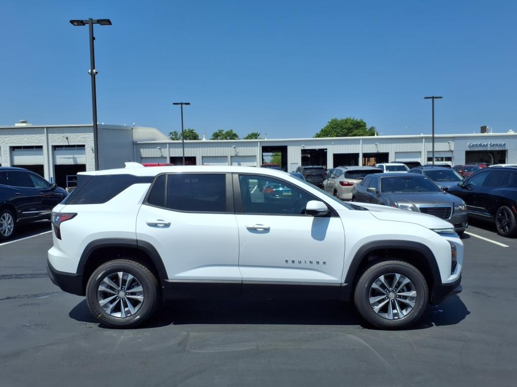 new 2026 Chevrolet Equinox car, priced at $31,327