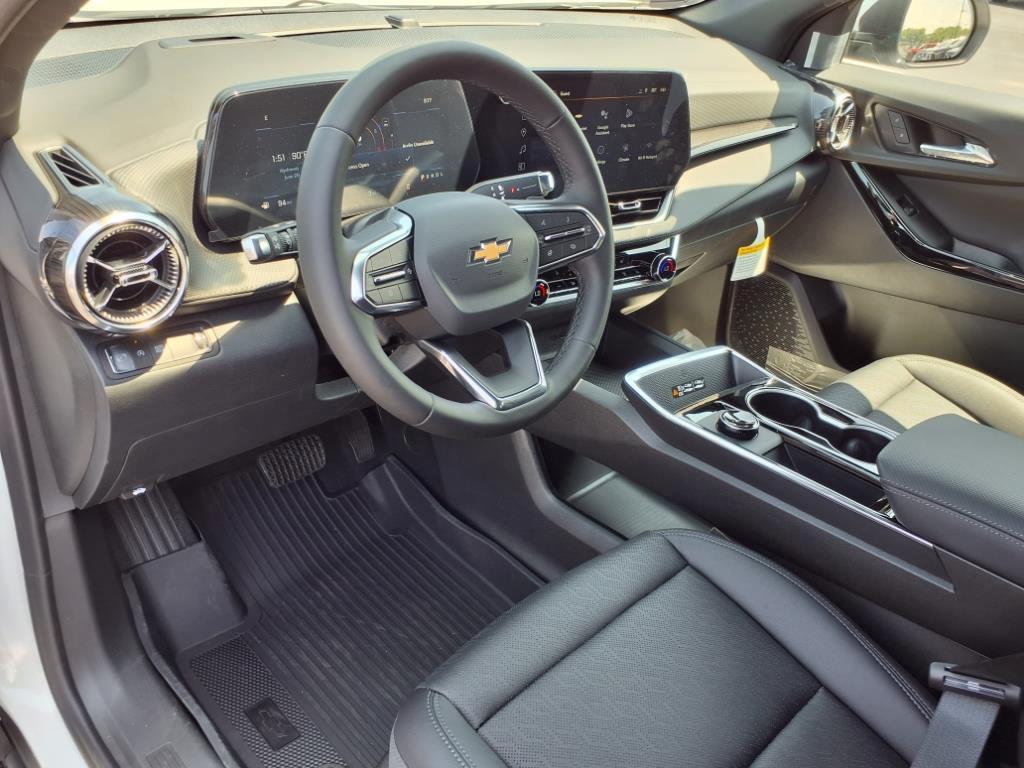 new 2026 Chevrolet Equinox car, priced at $31,327