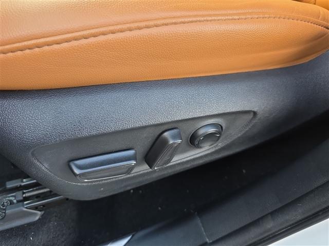 used 2021 Toyota Highlander car, priced at $37,027