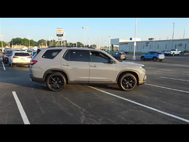 used 2025 Honda Pilot car, priced at $49,859