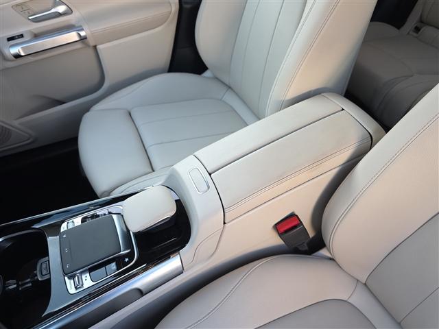 used 2020 Mercedes-Benz GLB 250 car, priced at $23,994