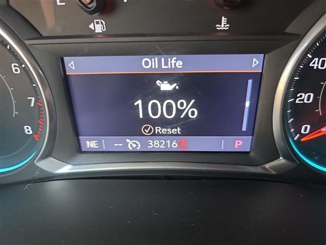 used 2021 Chevrolet Traverse car, priced at $27,398