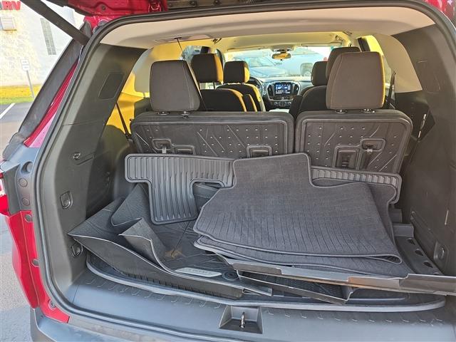 used 2021 Chevrolet Traverse car, priced at $27,398