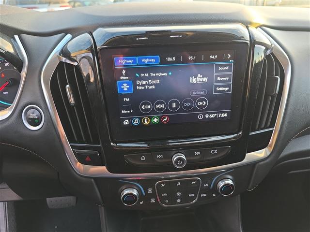 used 2021 Chevrolet Traverse car, priced at $27,398