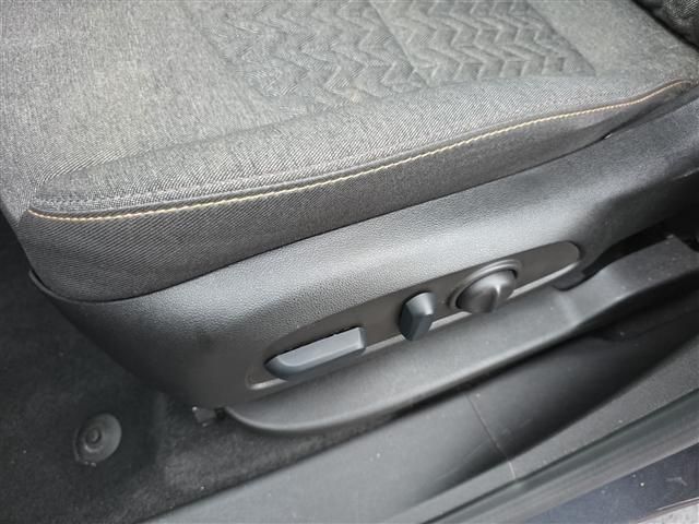 used 2022 Chevrolet Equinox car, priced at $21,192