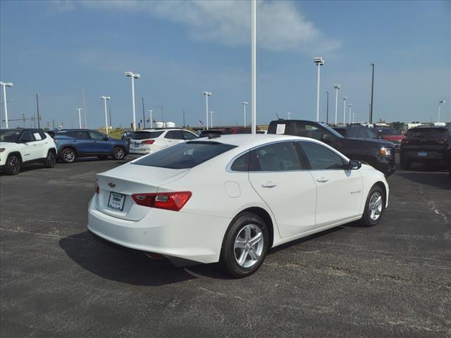 new 2025 Chevrolet Malibu car, priced at $25,033