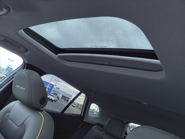 new 2025 Chevrolet Trax car, priced at $26,065