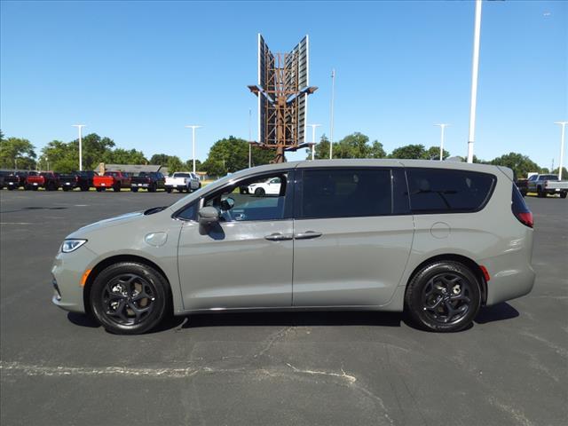 used 2022 Chrysler Pacifica Hybrid car, priced at $26,490