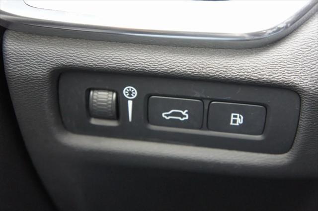 used 2022 Volvo S60 Recharge Plug-In Hybrid car, priced at $37,600