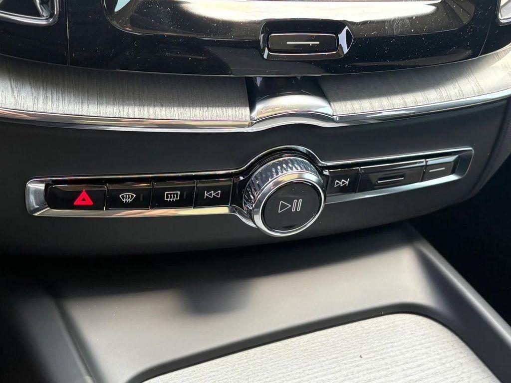 new 2025 Volvo XC60 car, priced at $56,160