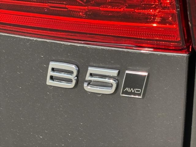 new 2025 Volvo XC60 car, priced at $61,650