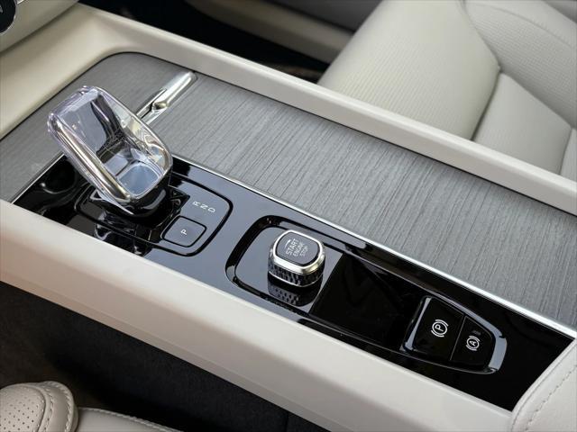new 2025 Volvo XC60 car, priced at $61,650