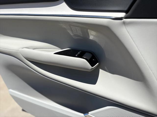 new 2025 Volvo EX90 car, priced at $87,535