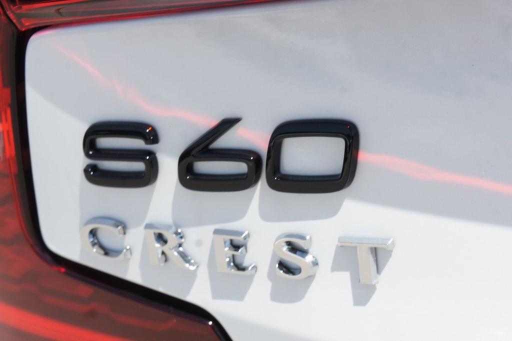 new 2024 Volvo S60 car, priced at $44,033