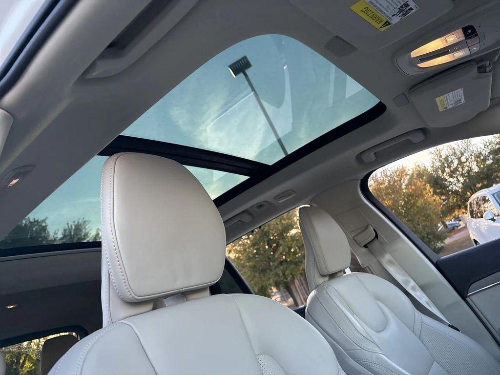 used 2025 Volvo XC90 Plug-In Hybrid car, priced at $62,000