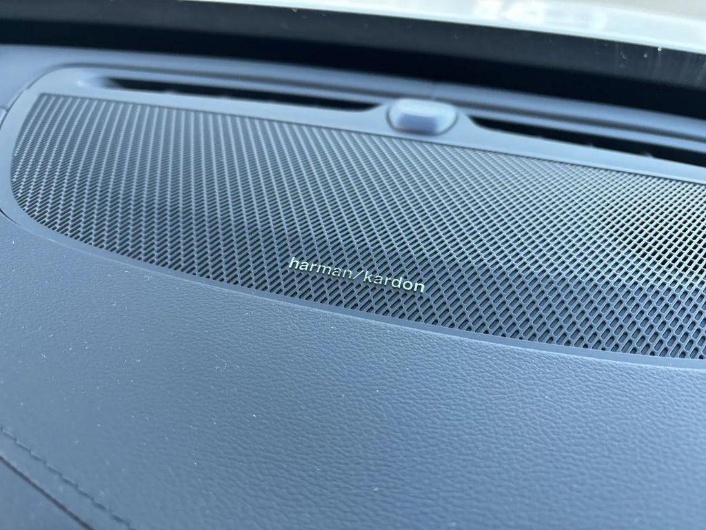 used 2025 Volvo XC90 Plug-In Hybrid car, priced at $62,000