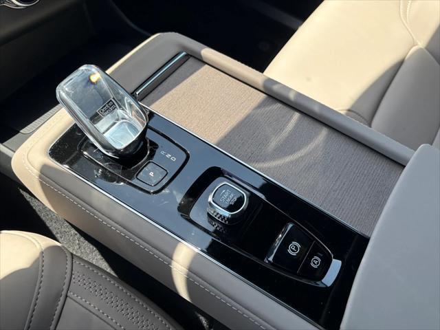 new 2025 Volvo XC90 Plug-In Hybrid car, priced at $78,805