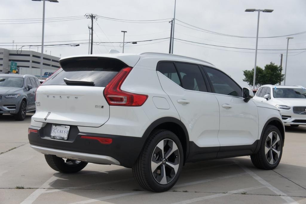 new 2024 Volvo XC40 car, priced at $43,820