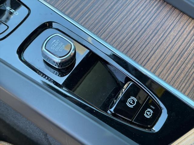 used 2022 Volvo XC60 car, priced at $39,724