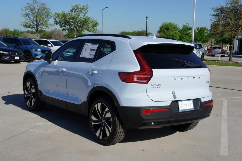 new 2024 Volvo XC40 car, priced at $47,419