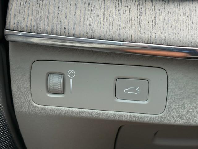 used 2022 Volvo XC90 car, priced at $44,297