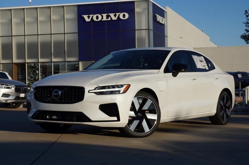 new 2024 Volvo S60 Recharge Plug-In Hybrid car, priced at $55,895