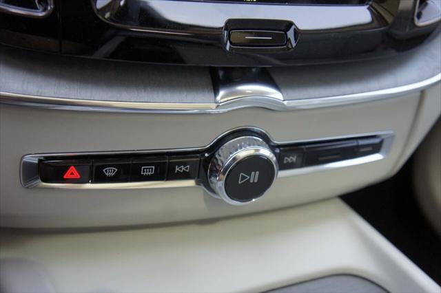 new 2025 Volvo XC60 car, priced at $55,360