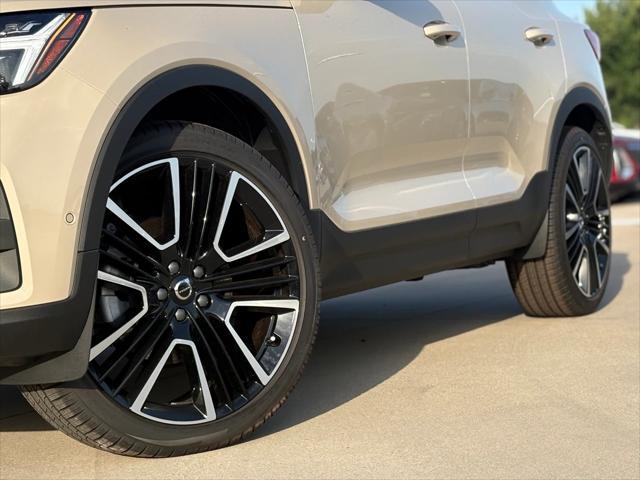 new 2025 Volvo XC40 car, priced at $55,085