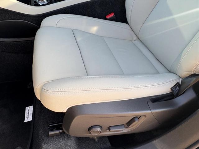 new 2025 Volvo XC40 car, priced at $55,085
