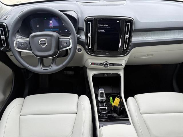 new 2025 Volvo XC40 car, priced at $50,610