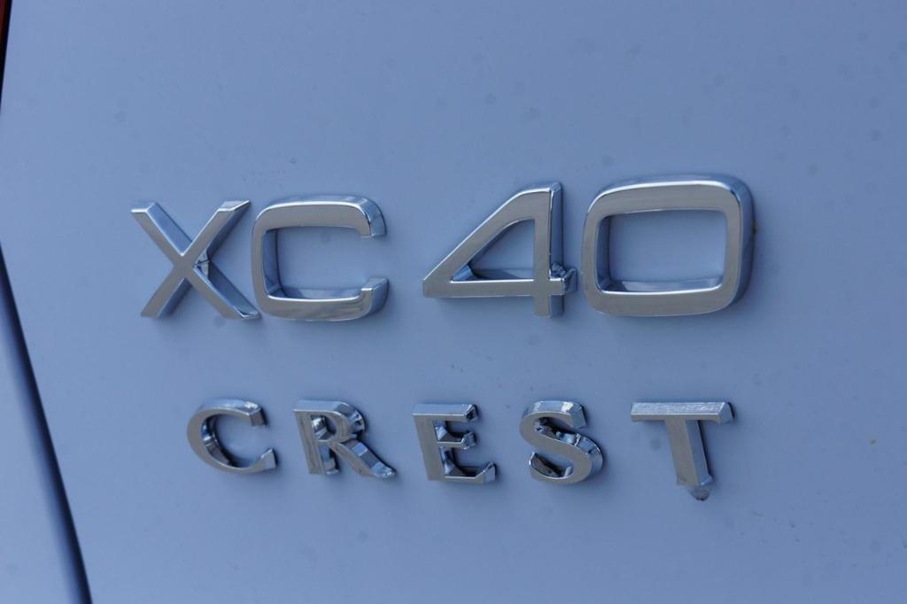 new 2025 Volvo XC40 car, priced at $49,440