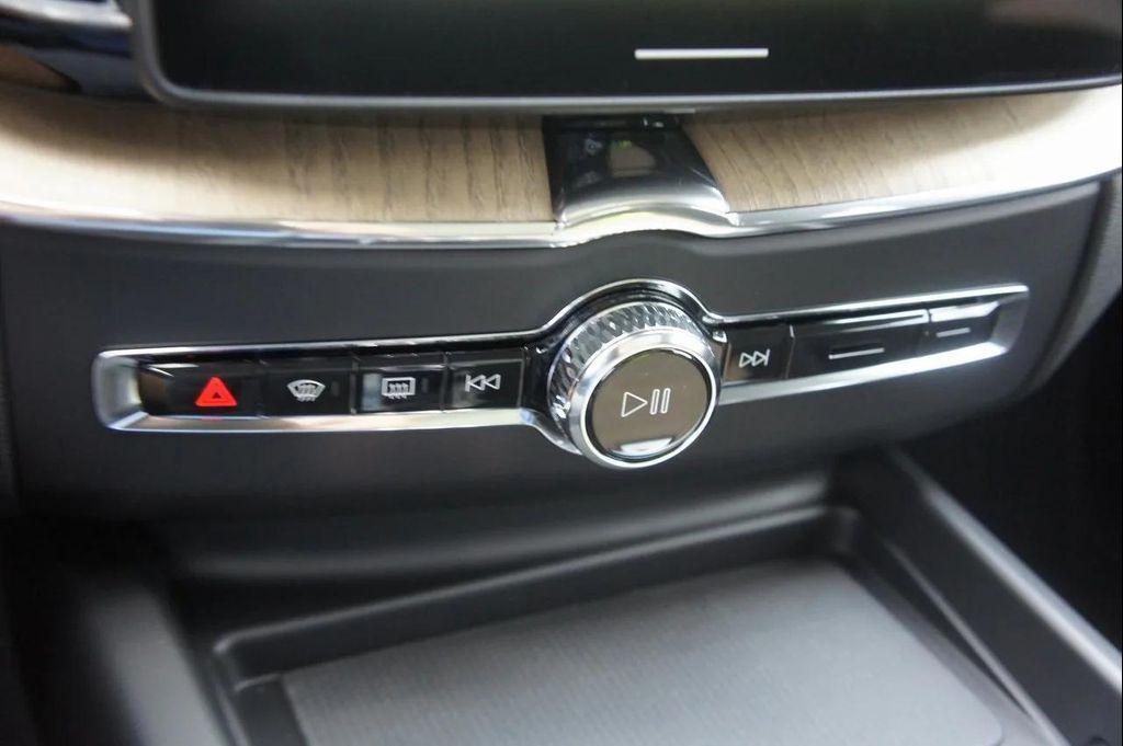 new 2026 Volvo XC60 car, priced at $57,985