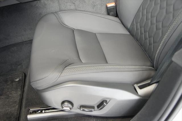 new 2025 Volvo XC90 car, priced at $69,155