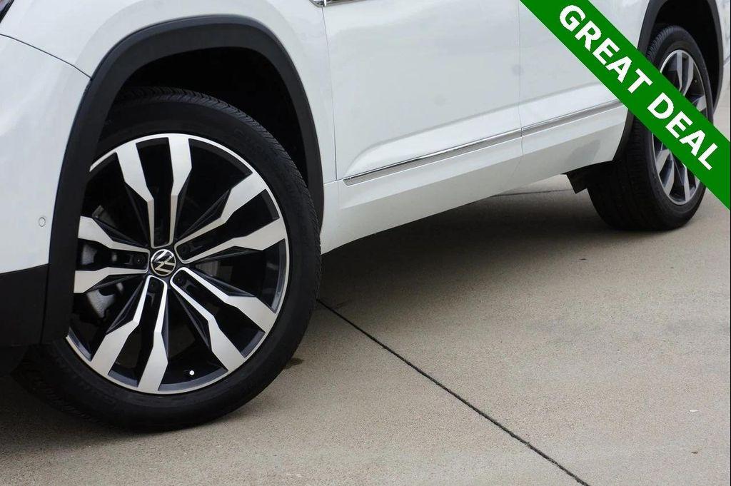used 2021 Volkswagen Atlas car, priced at $30,000
