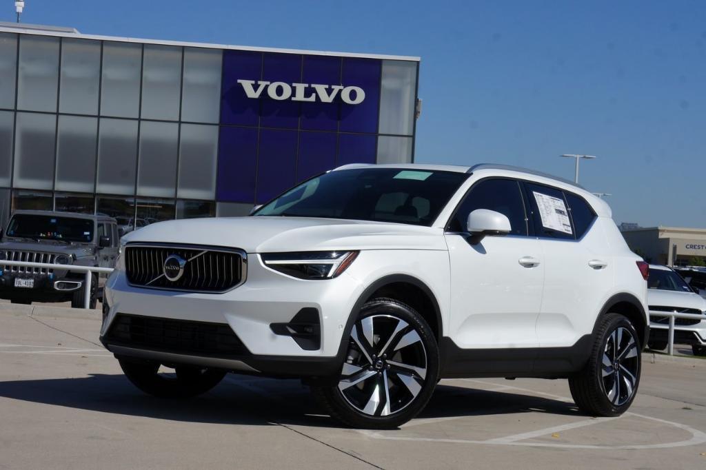new 2024 Volvo XC40 car, priced at $51,220