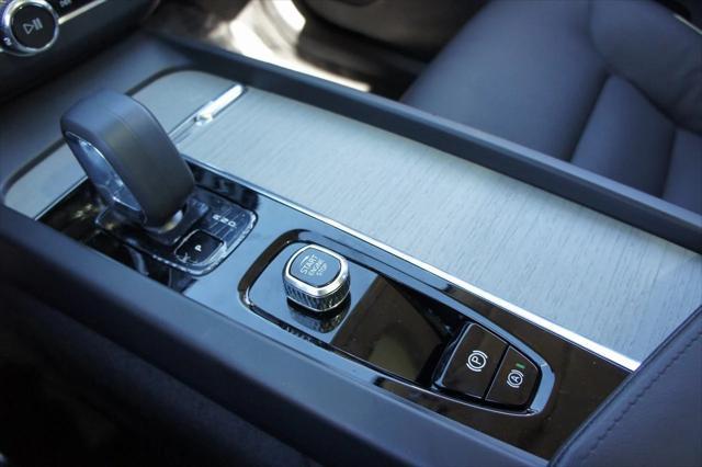 new 2025 Volvo XC60 Plug-In Hybrid car, priced at $66,245