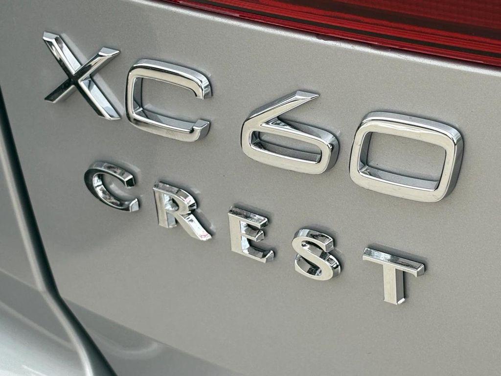 new 2025 Volvo XC60 car, priced at $50,285