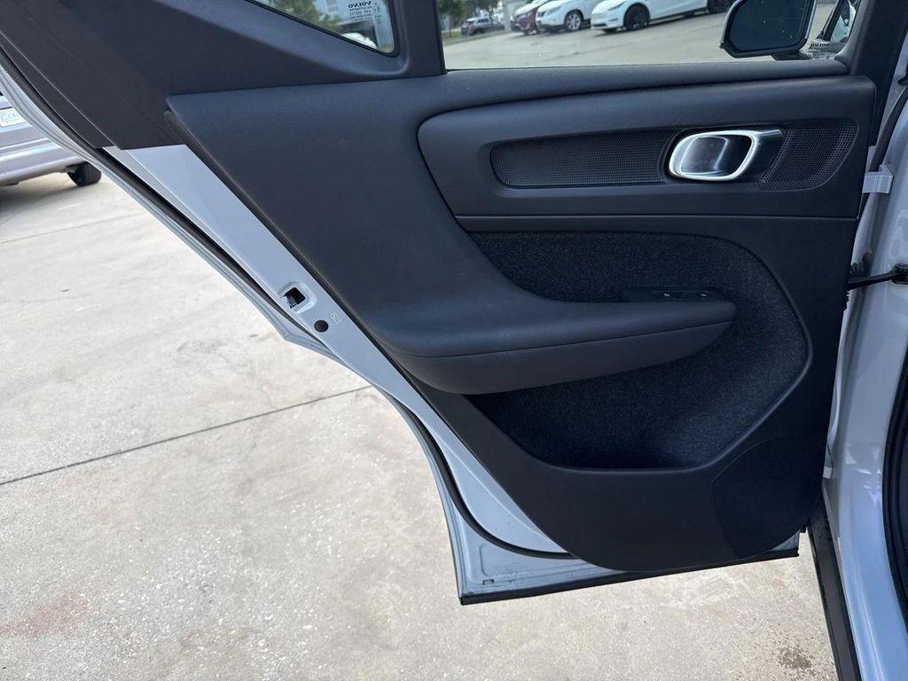used 2020 Volvo XC40 car, priced at $25,900