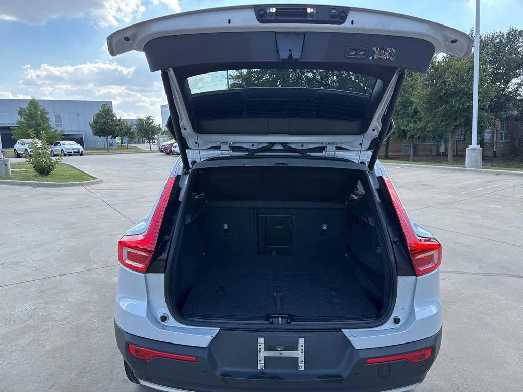 used 2020 Volvo XC40 car, priced at $25,900