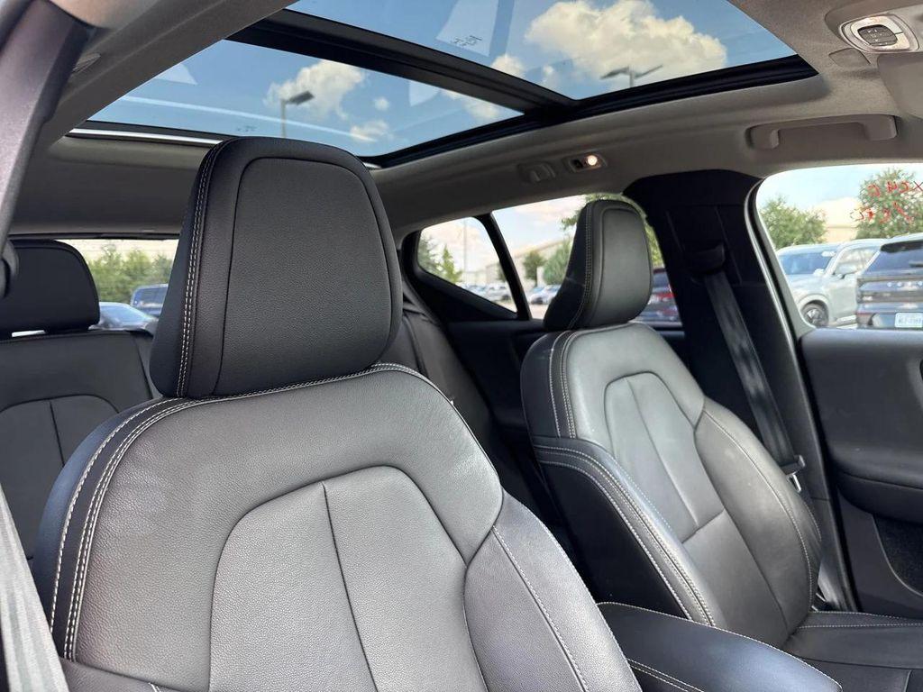 used 2020 Volvo XC40 car, priced at $25,900